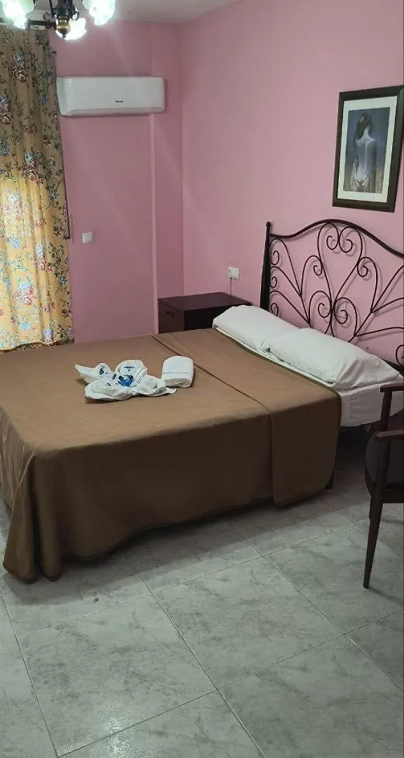 Hostal Europa Tarragona 3*,