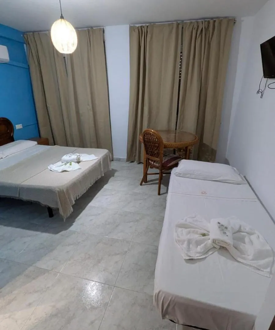 Hostal Europa Tarragona Guest house